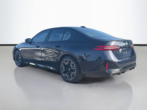 Used 2026 BMW 530i w/ M Sport Package RWD image 3