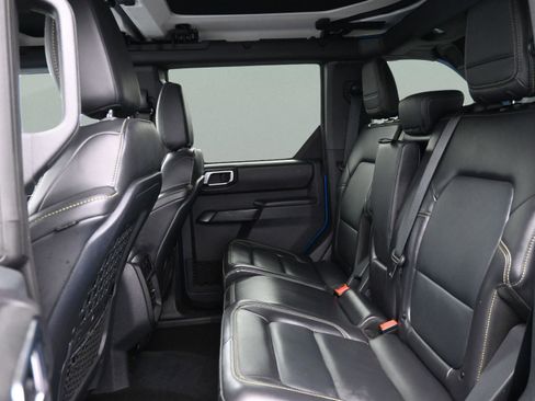 Used 2025 Ford Bronco Badlands image 13