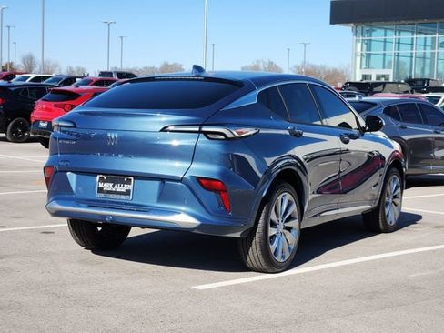 New 2026 Buick Envista Avenir image 4