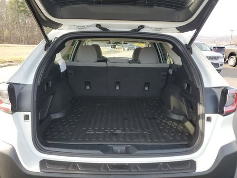 Used 2023 Subaru Outback Premium image 10
