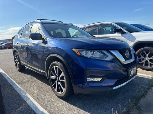 Used 2019 Nissan Rogue SL w/ Premium Package FWD image 3