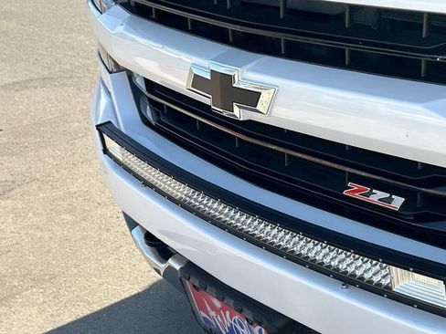 Used 2018 Chevrolet Silverado 1500 LT w/ All Star Edition AWD/4WD image 30