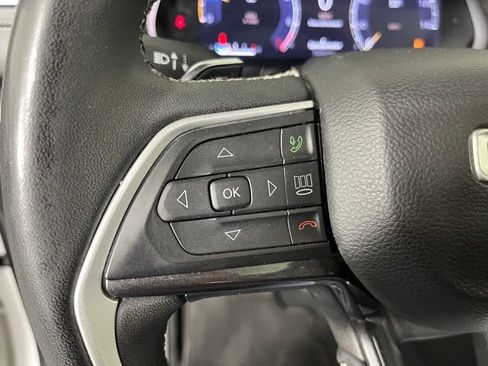 Used 2023 Jeep Grand Cherokee Altitude AWD/4WD image 18