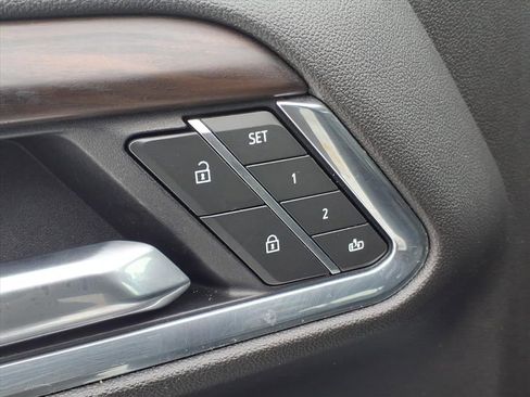 Certified 2025 GMC Sierra 1500 SLT image 7