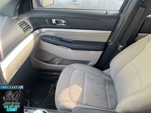 Used 2018 Ford Explorer Base image 3