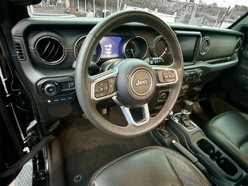 Used 2023 Jeep Wrangler Unlimited Sahara image 12
