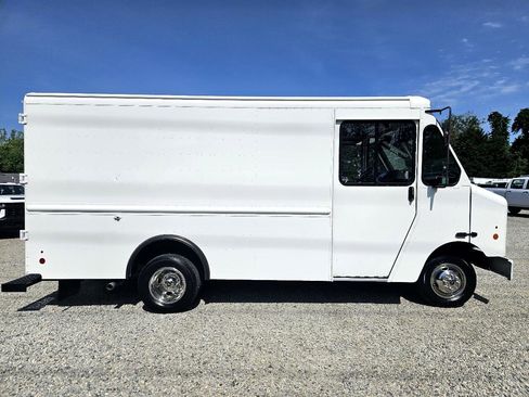 Used 2014 Ford E-350 and Econoline 350 Super Duty w/ A/C Prep Package image 6