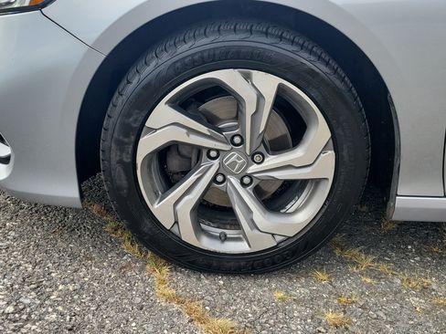 Used 2018 Honda Accord EX image 12