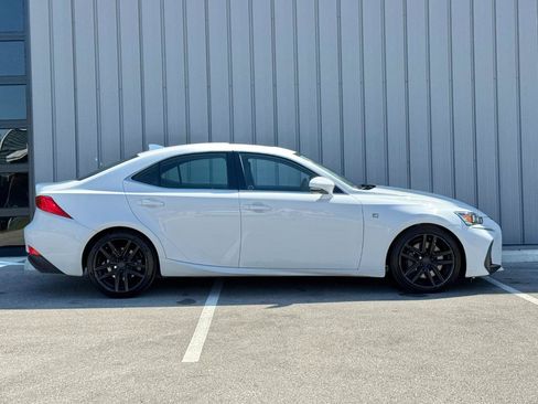 Used 2019 Lexus IS 300 F Sport AWD/4WD image 4