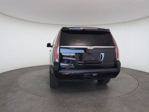 Used 2019 Cadillac Escalade Luxury AWD/4WD image 14