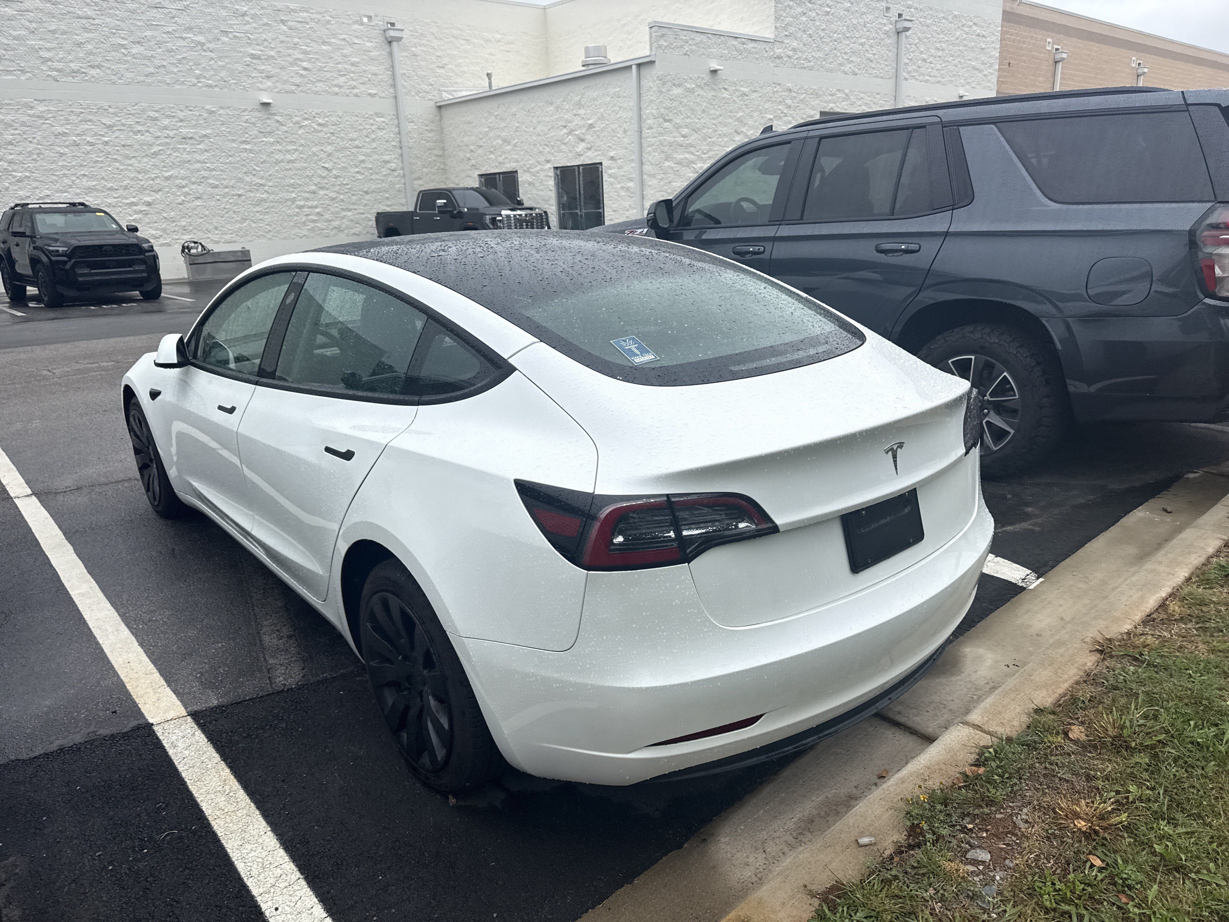 Used 2023 Tesla Model 3 Standard Range RWD image 10