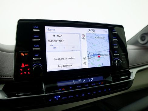 Used 2021 Toyota Sienna Platinum image 4