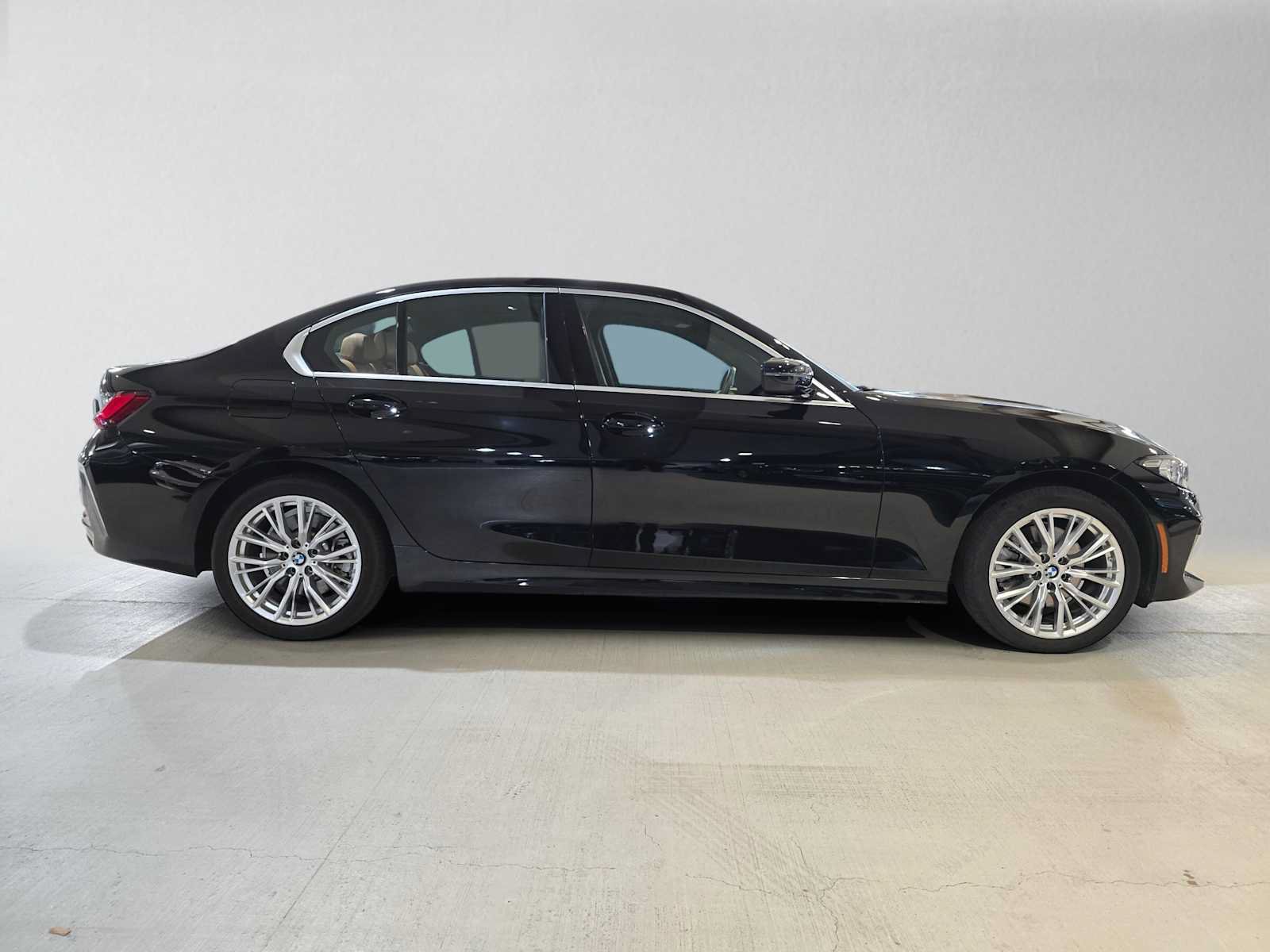 Used 2024 BMW 330i xDrive Sedan w/ Premium Package AWD/4WD image 2