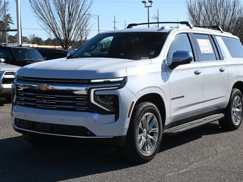 New 2026 Chevrolet Suburban Premier w/ Sun And Tow Package AWD/4WD image 5