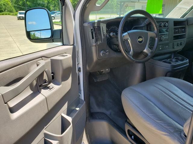 Used 2018 Chevrolet Express 2500 w/ Driver Convenience Package RWD image 10