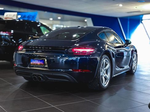Used 2019 Porsche 718 Cayman RWD image 6