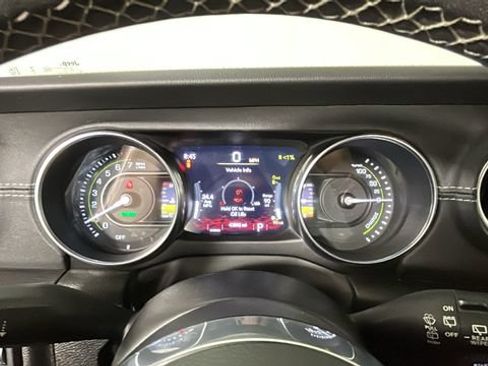Used 2023 Jeep Wrangler Unlimited Sahara w/ Cold Weather Group AWD/4WD image 16