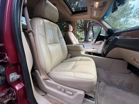 Used 2007 Chevrolet Avalanche LTZ w/ LTZ Preferred Equipment Group RWD image 11