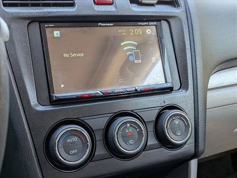 Used 2015 Subaru Forester 2.5i Limited image 14