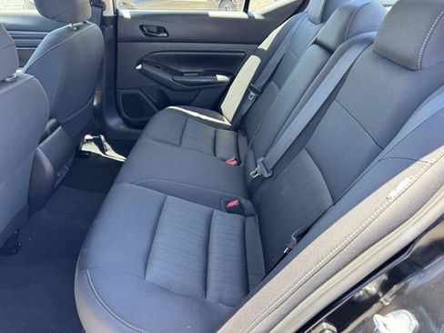 Used 2024 Nissan Altima 2.5 SV FWD image 12