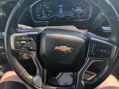 Used 2024 Chevrolet Silverado 2500 LT w/ Convenience Package image 21