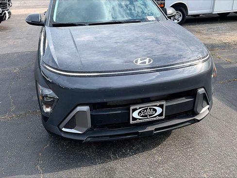 Used 2025 Hyundai Kona SEL FWD image 3
