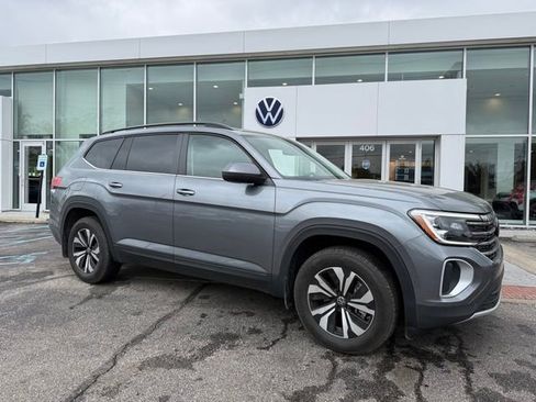 Certified 2025 Volkswagen Atlas SE AWD/4WD image 1