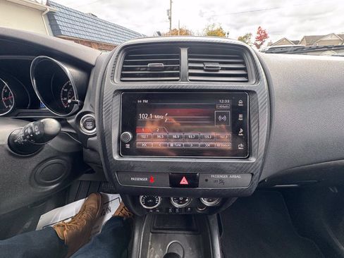 Used 2019 Mitsubishi Outlander Sport SE FWD image 22