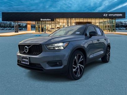 Used 2020 Volvo XC40 T4 R-Design