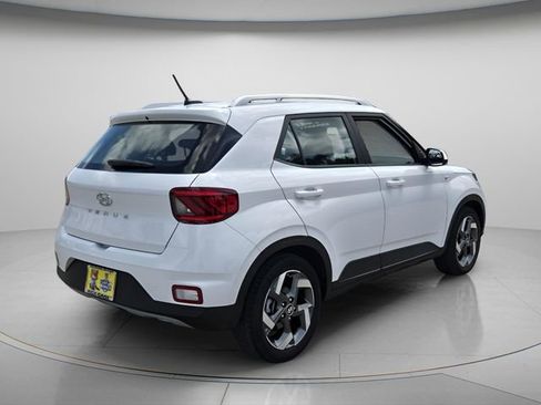 Used 2023 Hyundai Venue SEL w/ Cargo Package FWD image 7