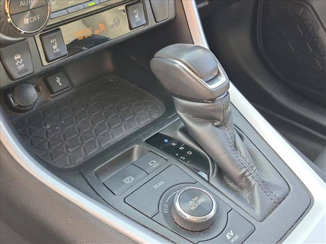 Used 2022 Toyota RAV4 XLE Premium AWD/4WD image 11