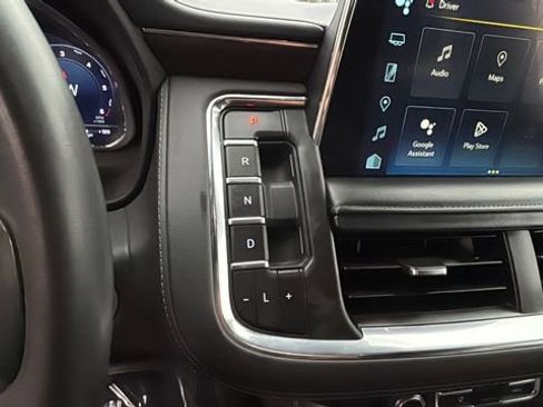 Used 2024 Chevrolet Suburban LT image 29