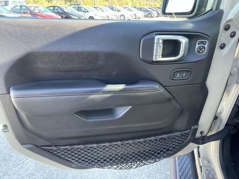 Used 2020 Jeep Gladiator Overland image 15