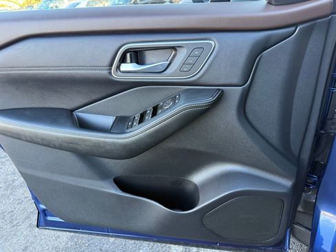 Certified 2023 Nissan Rogue Platinum image 23