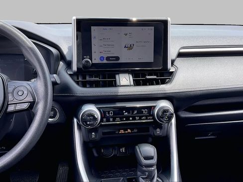 Used 2025 Toyota RAV4 XLE FWD image 7