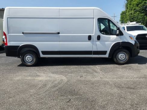 Used 2026 RAM ProMaster 2500 w/ Convenience Group FWD image 1