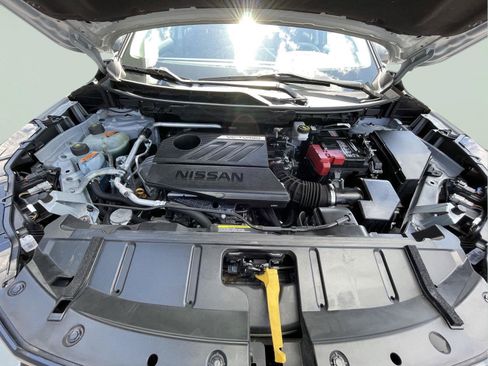 Used 2024 Nissan Rogue SL AWD/4WD image 11