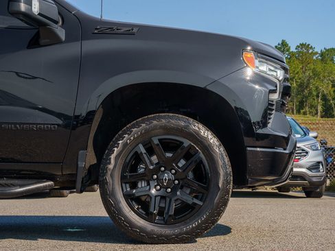 Used 2022 Chevrolet Silverado 1500 LT Trail Boss w/ LT Trail Boss Premium Package AWD/4WD image 10