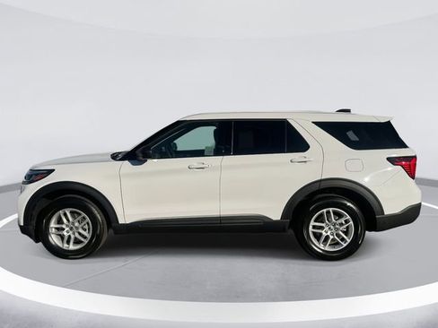 New 2026 Ford Explorer Active RWD image 4