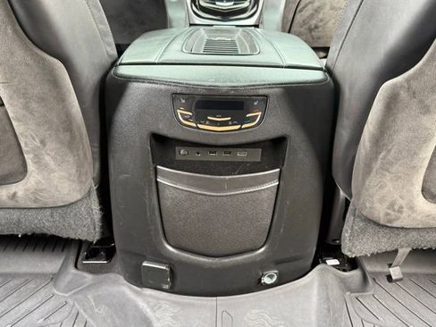 Used 2018 Cadillac Escalade ESV Platinum image 43