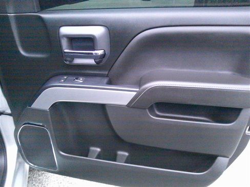 Used 2017 Chevrolet Silverado 1500 LTZ Z71 w/ Redline Edition image 20