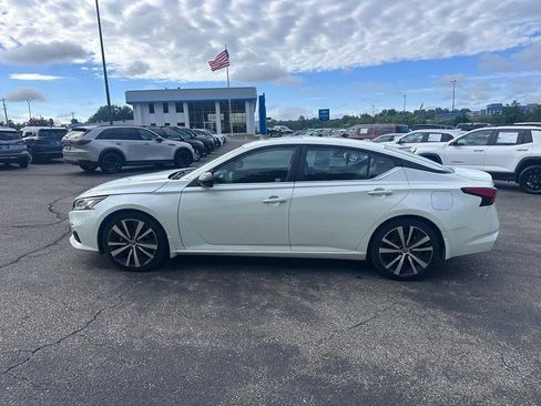 Used 2022 Nissan Altima 2.0 SR FWD image 4