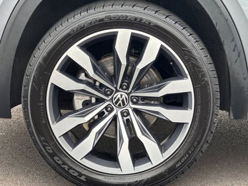 Used 2022 Volkswagen Atlas SEL Premium image 32