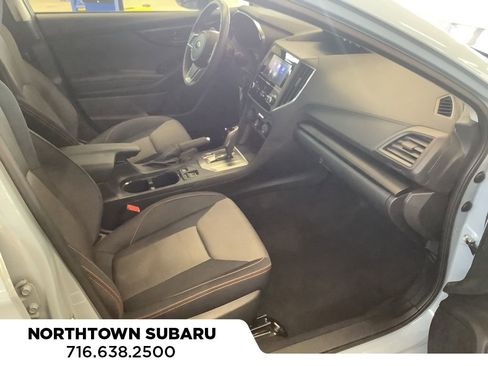 Used 2018 Subaru Crosstrek 2.0i Premium image 12