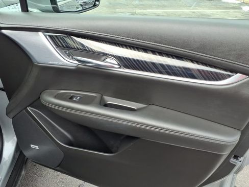 Used 2024 Cadillac XT6 Premium Luxury w/ LPO, Floor Liner Package FWD image 31