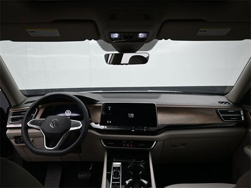New 2026 Volkswagen Atlas SE image 10