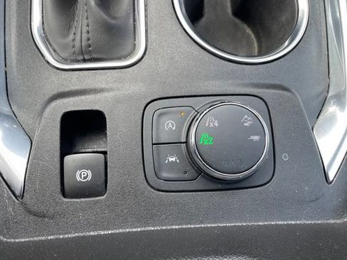 Used 2022 Chevrolet Traverse Premier AWD/4WD image 29