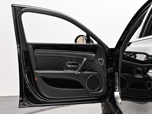 Used 2017 Bentley Flying Spur S V8 AWD/4WD image 10
