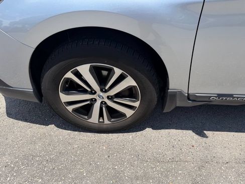 Used 2019 Subaru Outback 2.5i Limited w/ Popular Package #2 AWD/4WD image 11