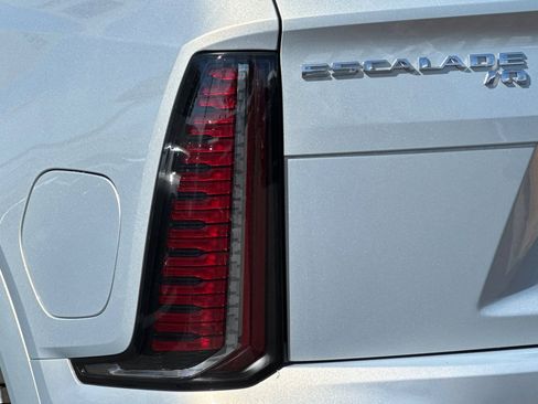 Used 2025 Cadillac Escalade IQ Sport 2 image 43